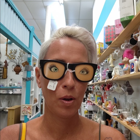 Meet your Posher, Jessica - Picture 3 of 6